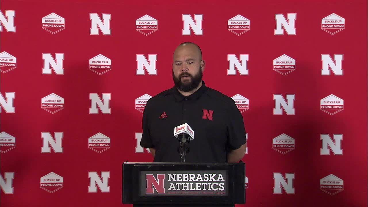 Donovan Raiola describes O-line's mentality